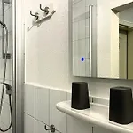 Eilun 8, Strandstrasse